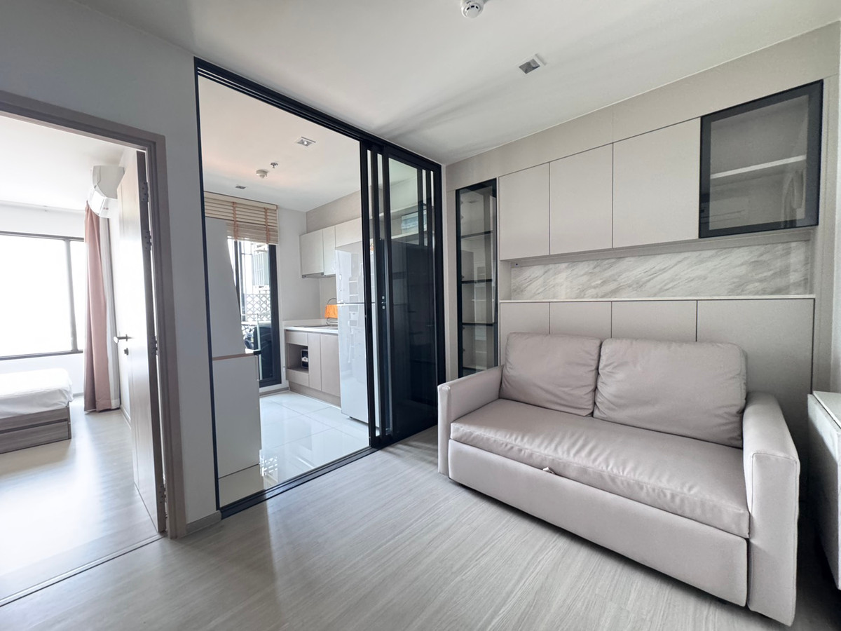 For RentCondoThaphra, Talat Phlu, Wutthakat : Life Sathorn Sierra, separate kitchen, separate bedroom, open view, cool breeze all day, near BTS Talat Phlu.