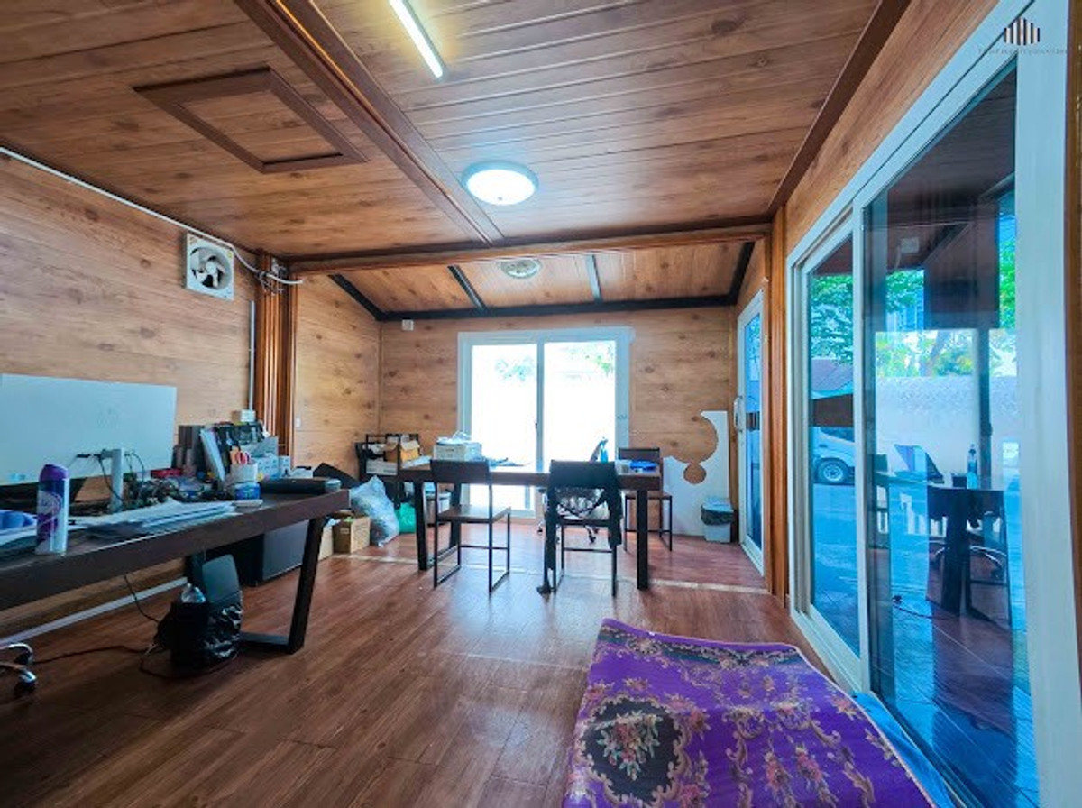 ขายร้านค้า/ตลาดนัดปิ่นเกล้า จรัญสนิทวงศ์ : พร้อมรับฟังทุกข้อเสนอ!!! สามารถดำเนินกิจการต่อได้ทันที ขายสิ่งปลูกสร้างพร้อมร้านอาหาร(ปิ้งย่าง) 503 ตารางเมตร ต้นซอยจรัญสนิทวงศ์ 32 พร้อมสัญญาเช่าระยะยาว 18 ปี บนที่ดิน 256 ตารางวา ราคาพิเศษ!!