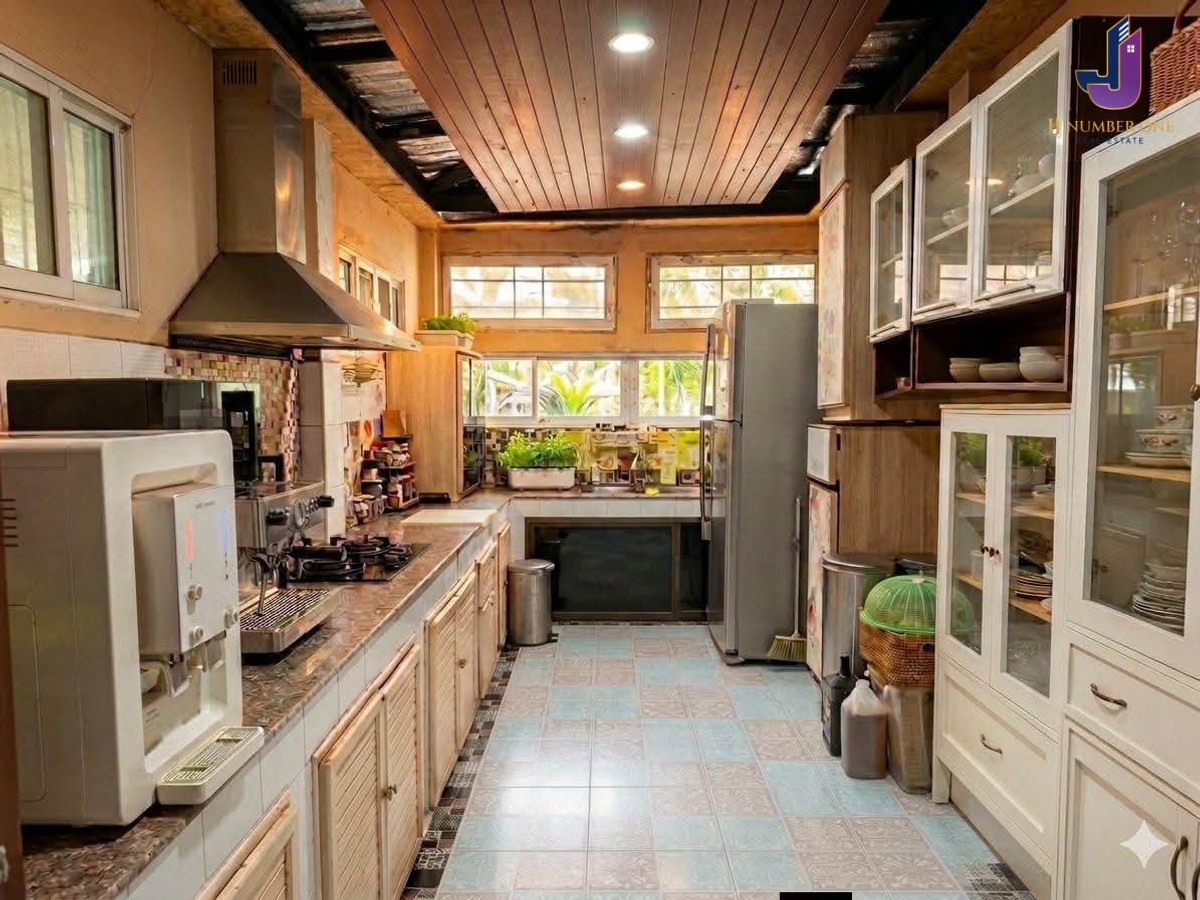 ขายบ้านลาดกระบัง สุวรรณภูมิ :  ขายบ้านเดี่ยว ภัทรา วงแหวน–อ่อนนุช  3 ห้องนอน 3 ห้องน้ำ เนื้อที่ 57.4 ตร.ว. พื้นที่ใช้สอย 160 ตร.ม.  บ้านเลขที่มงคลสุดหายาก 33/33