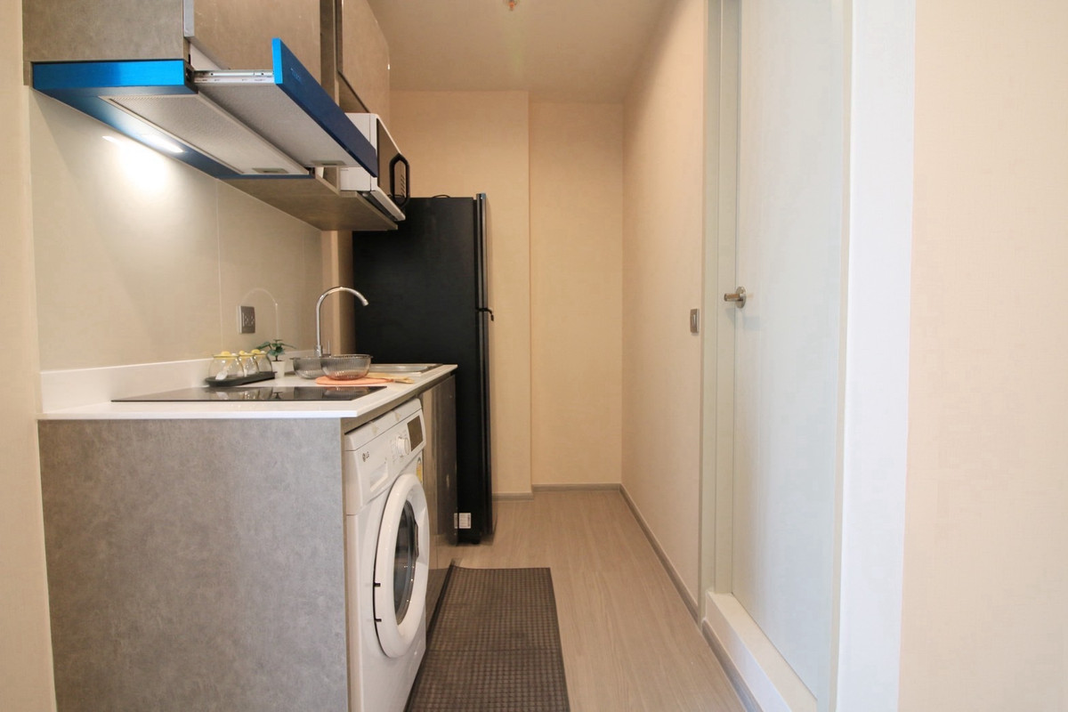 For RentCondoSamut Prakan,Samrong : 🔥For rent Aspire Erawan, next to BTS, fully furnished, ready to move in, 25th floor, pets not allowed.