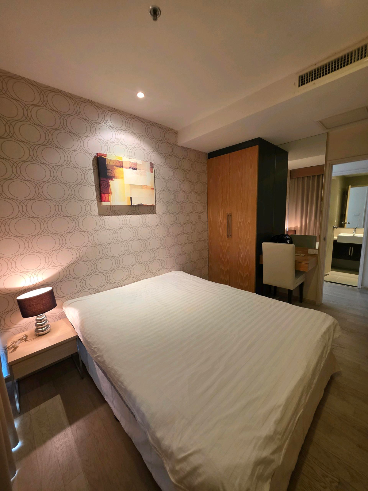 ให้เช่าคอนโดสุขุมวิท อโศก ทองหล่อ : Noble Remix📍 Rare Item!
 88 ตร.ม. ใจกลางทองหล่อ  