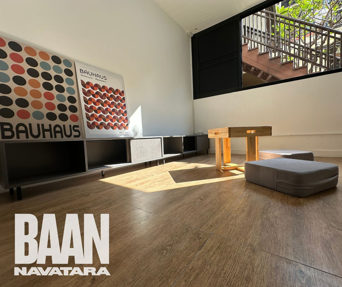 ให้เช่าคอนโดเกษตร นวมินทร์ ลาดปลาเค้า :  คอนโดบ้านนวธารา 61ตรม. ชั้น1 ห้องอยู่บริเวณหัวมุม เงียบสงบ  ถเข้าได้ 2 ทาง หน้าห้อง เข้าจากที่จอดรถ และ หลังห้อง ออกไปเป็นสระว่ายน้ำและ fitness