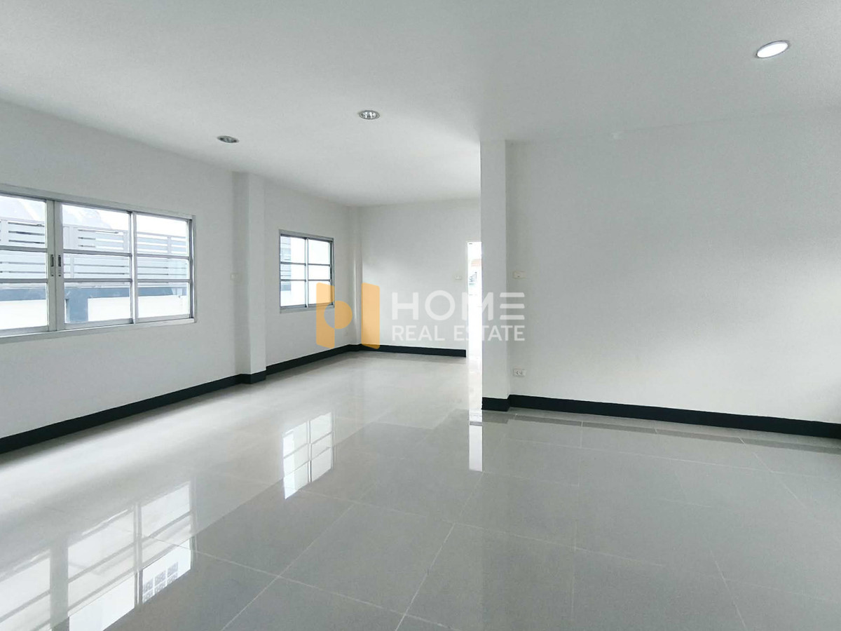 ขายบ้านพัทยา บางแสน ชลบุรี สัตหีบ : ธารดารา ศรีราชา / 3 ห้องนอน (ขาย), Thandara Sriracha / 3 Bedrooms (FOR SALE) YEAN162