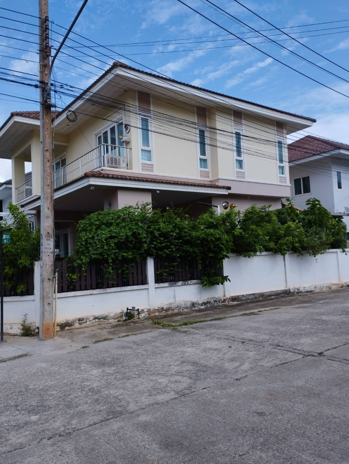 For SaleHouseKoh Samui, Surat Thani : Urgent sale, 2-story detached house, Suksomboon Village 1, Bang Bai Mai, Surat Thani Province.