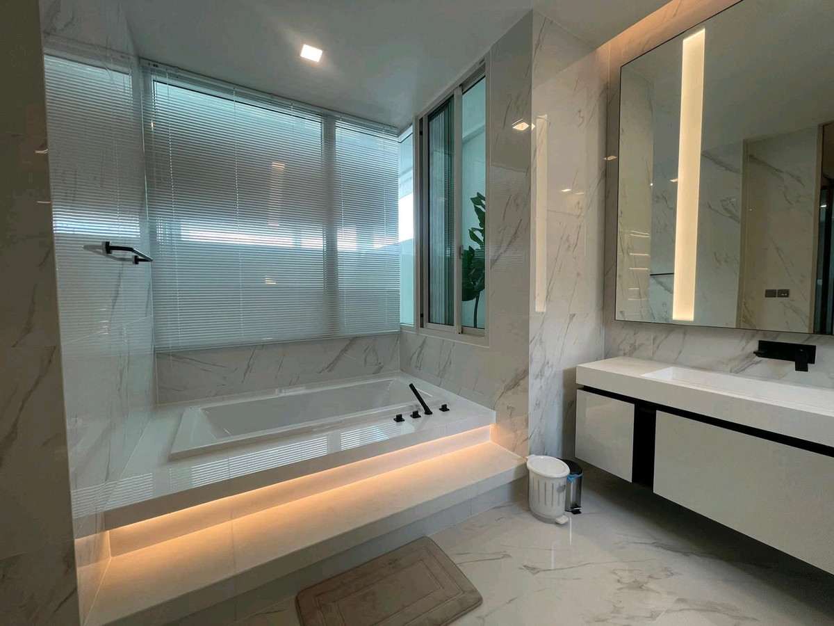 ให้เช่าบ้านเลียบทางด่วนรามอินทรา : 🌜🌟🌛Luxury House for Rent @ VIVE Ekamai–Ramintra 🏡
📍 โครงการ VIVE เอกมัย–รามอินทรา (เลียบด่วนรามอินทรา)