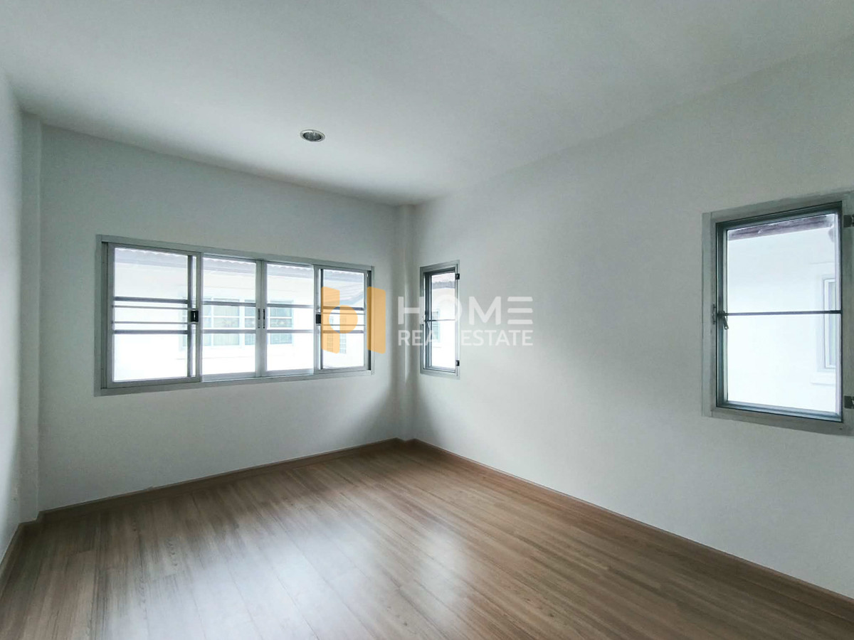 ขายบ้านพัทยา บางแสน ชลบุรี สัตหีบ : ธารดารา ศรีราชา / 3 ห้องนอน (ขาย), Thandara Sriracha / 3 Bedrooms (FOR SALE) YEAN162