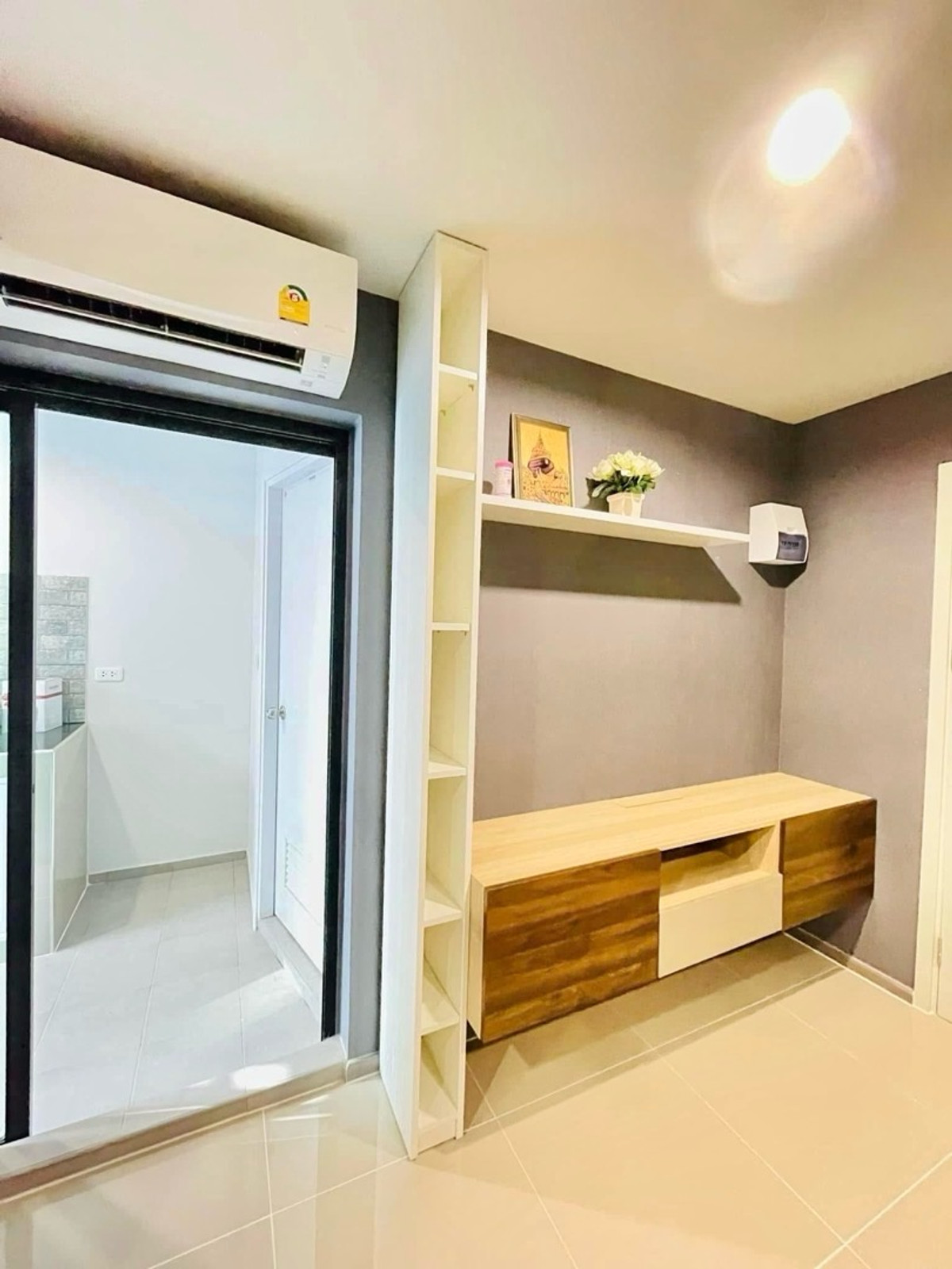 ให้เช่าคอนโดวิภาวดี ดอนเมือง หลักสี่ : 📍โครงการ : Reach Phaholyothin 52 (รีช พหลโยธิน 52)
🚝 ใกล้ : BTS สถานีสะพานใหม่ 400 เมตร
💵 ราคาเช่า : 9,300 บาท / เดือน