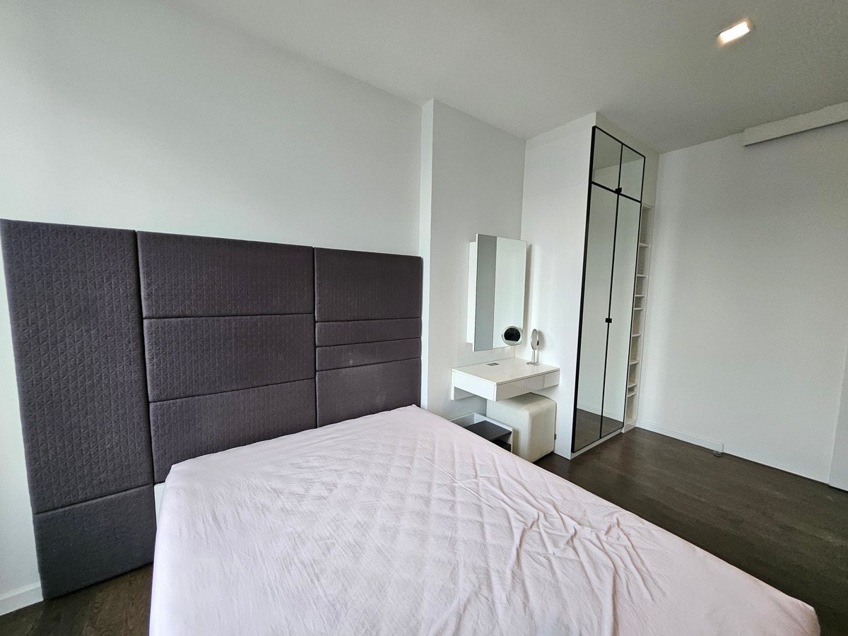 ให้เช่าคอนโดสาทร นราธิวาส : WFH แบบฟินๆ วิวเมืองสาทรแบบ Unblocked! Nara 9 ใกล้ BTS เพียงเอื้อมมือ 🚆