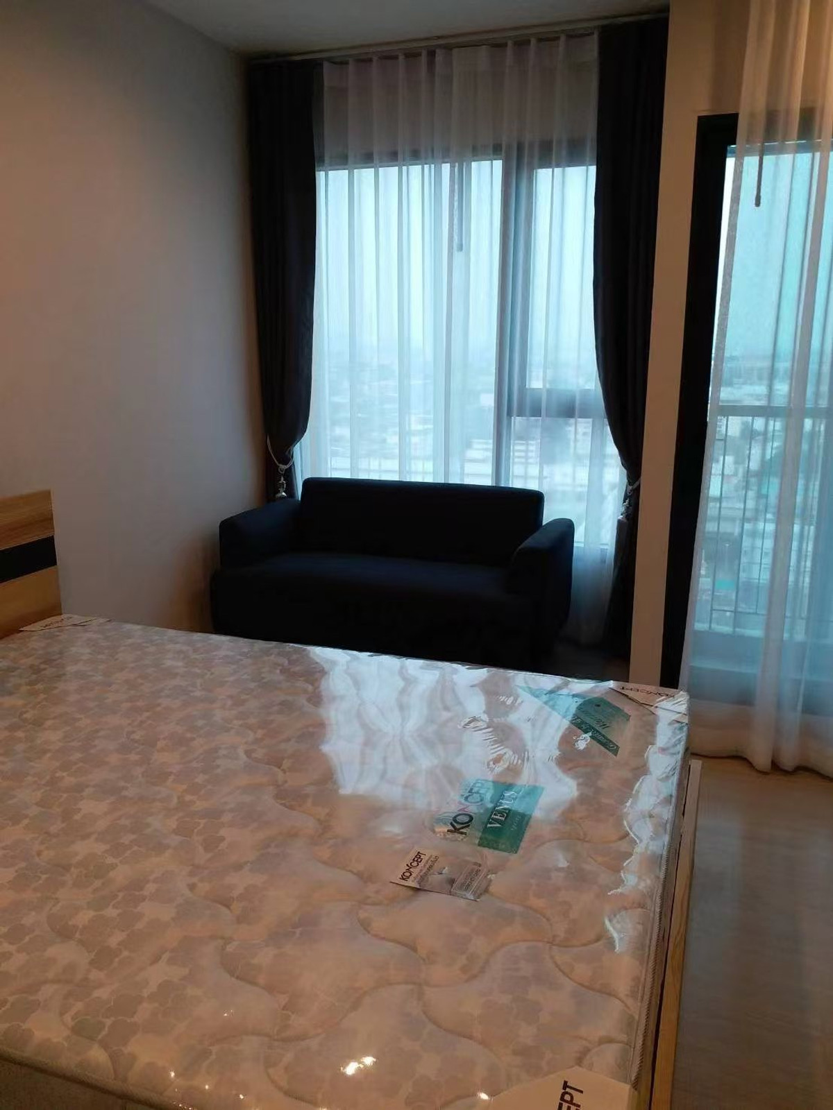 For SaleCondoOnnut, Udomsuk : Condo for sale, Life Sukhumvit 62, price lower than appraised price, with tenant, 1 bedroom, 18th floor, 26 sq m, near BTS Bang Chak.
