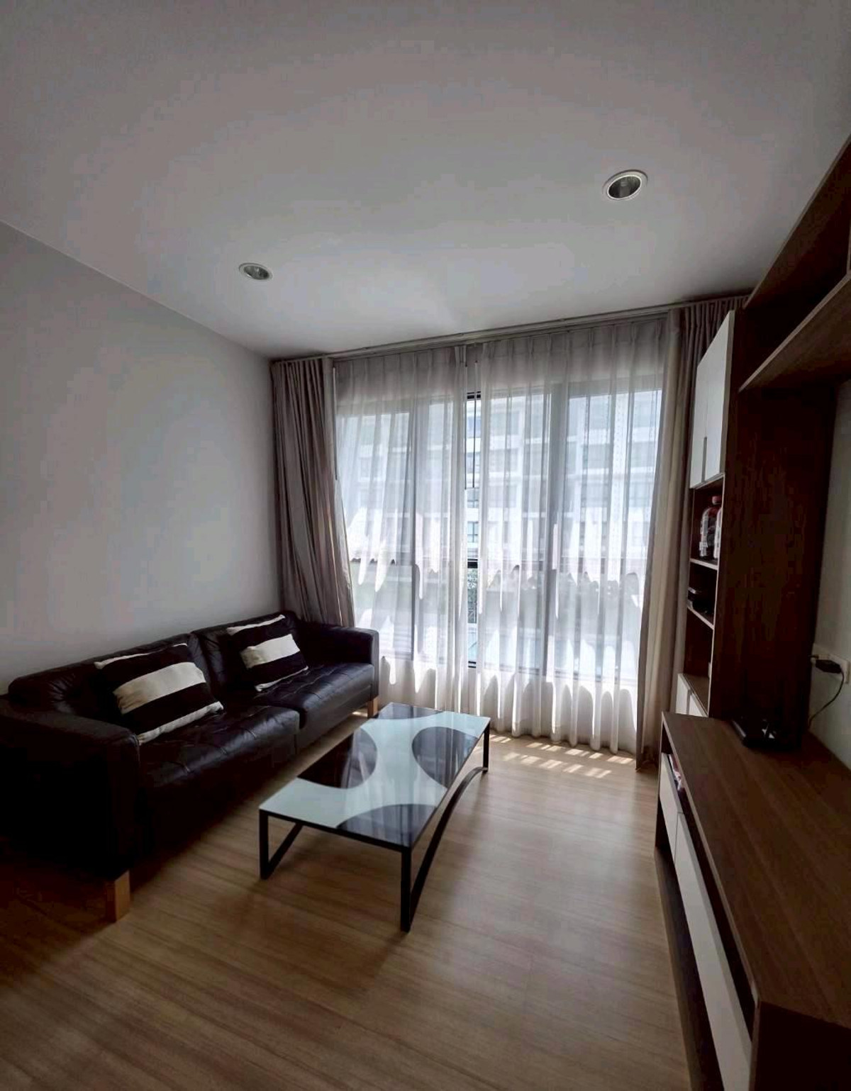 ขายคอนโดแจ้งวัฒนะ เมืองทอง : ขาย คอนโด เดอะเบส แจ้งวัฒนะ วิวสระ ห้องมุม 2 ห้องนอน 
ราคาลดพิเศษ  ใกล้รถไฟฟ้าเมืองทองธานี