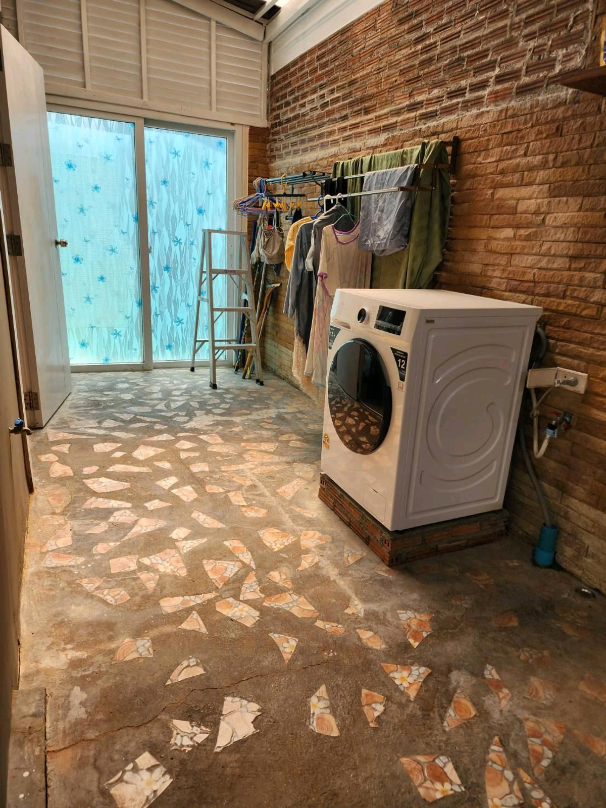 For RentPattanakan, Srinakarin : Twin house for rent 53,000 months.