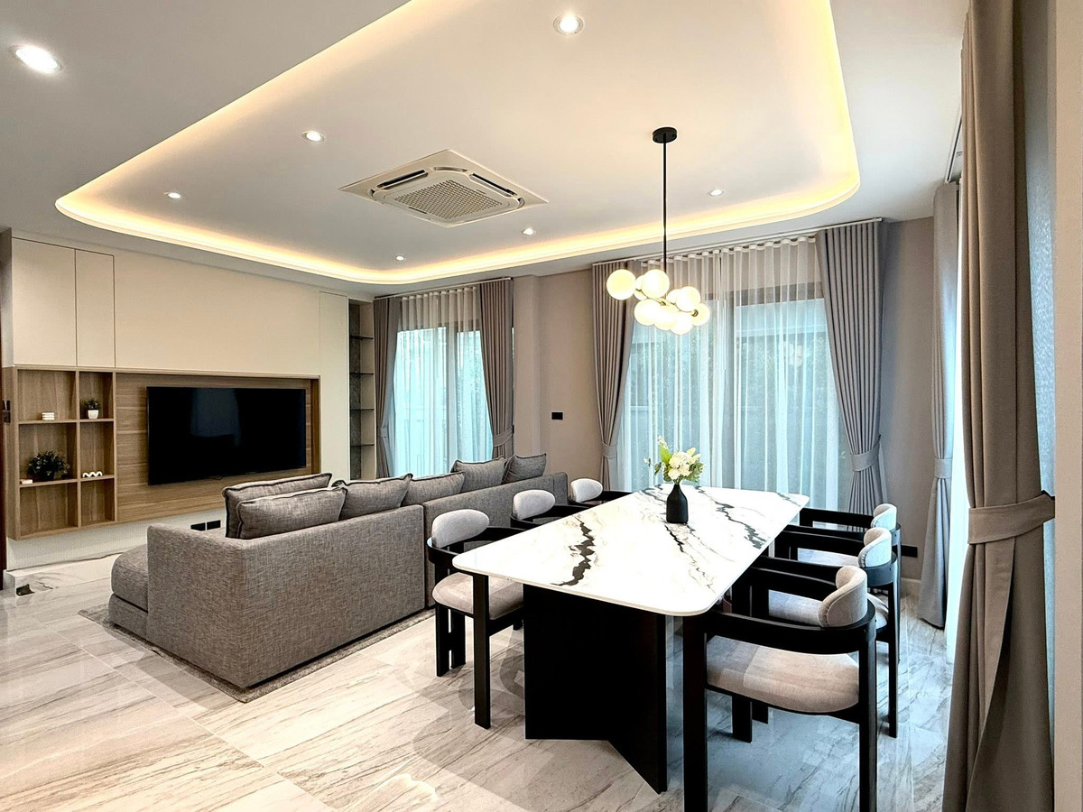 For RentHouseLadkrabang, Suwannaphum Airport : Single house for rent, The Edition Bangna Phase 2, 4 bedrooms, 1 maid's room, 320 sq m, 4 parking spaces, garden view behind Mega Bangna.