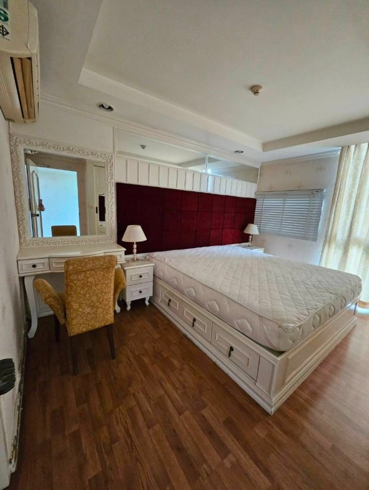 ให้เช่าคอนโดรัชดา ห้วยขวาง : 🏡 ห้องใหญ่ หายาก! The Kris 1 ห้องกว้าง layout ดีมาก พร้อมอยู่  