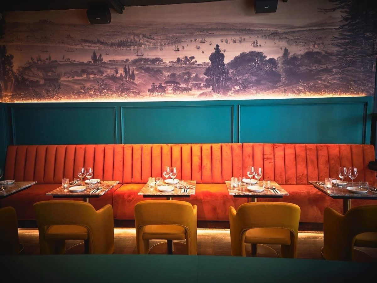 For RentRetail SpaceSathorn, Narathiwat : Restuarant in Narathiwat Soi 4 for lease 240sqm  90,000 per month