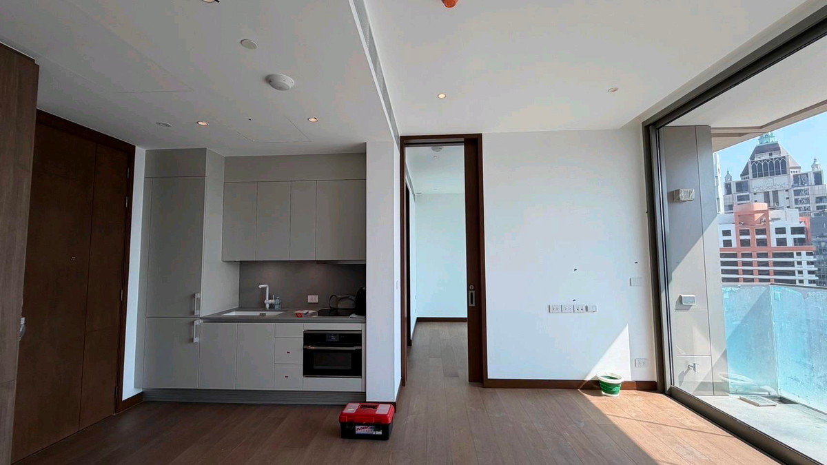 ขายคอนโดสีลม ศาลาแดง บางรัก : ขายคอนโดหรู Dusit Residences ใจกลางสีลม ทำเลศักยภาพสูง ใกล้ MRT สีลม เพียงไม่กี่ก้าว เชื่อมต่อย่านธุรกิจ CBD ได้อย่างสะดวก 