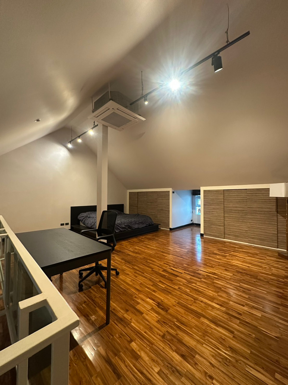 ขายบ้านสุขุมวิท อโศก ทองหล่อ : 🔥For Sale Renovated House in Thonglor! 4+1 Bedroom 370 sq.m fully Furnished Near Donki and BTS Thonglor Tel. 0863692224