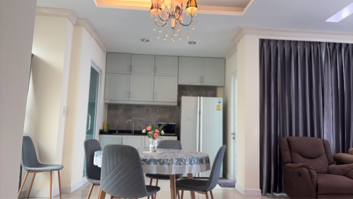 ให้เช่าทาวน์โฮมเลียบทางด่วนรามอินทรา : RH033526 ให้เช่า ทาวน์โฮม 3 ชั้น 3 ห้องนอน at Baan Klang Muang Urbanion Rama 9-Ladprao