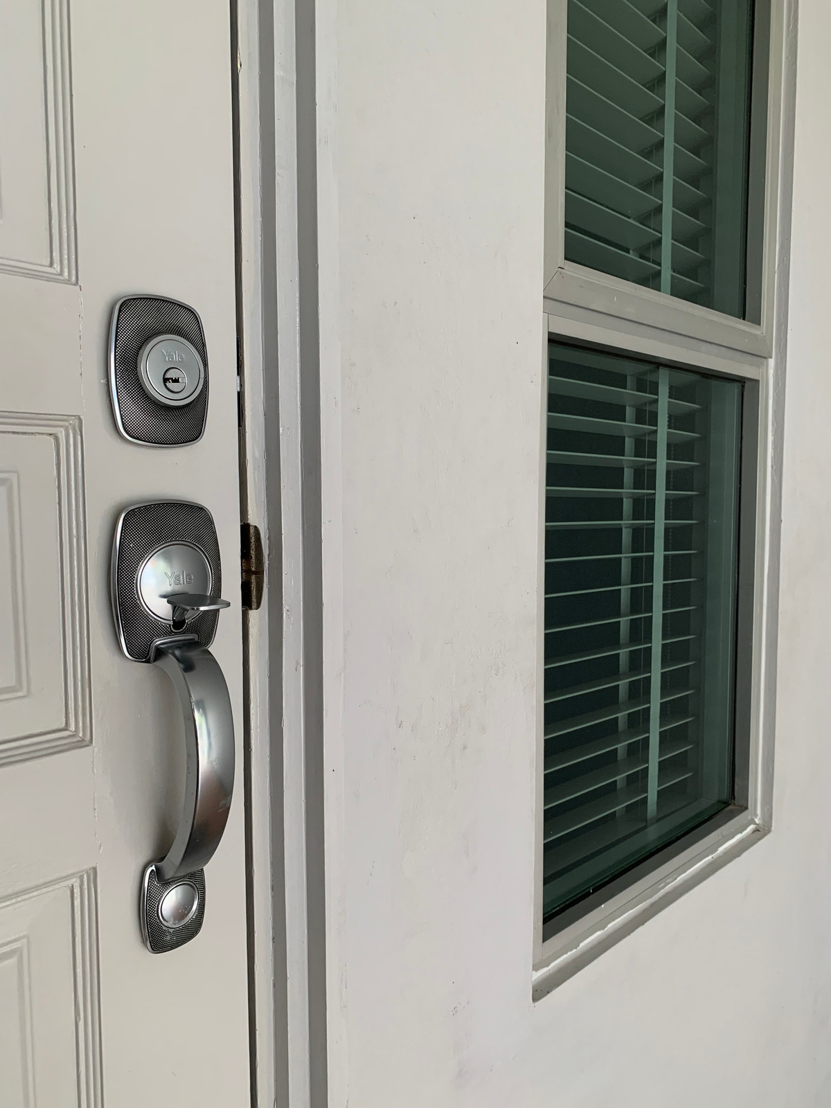 ให้เช่าทาวน์โฮมเลียบทางด่วนรามอินทรา : บ้านเลขที่ 88 ทาวน์โฮม เดินไป Central East Ville , คริสตัลปาร์ค ได้