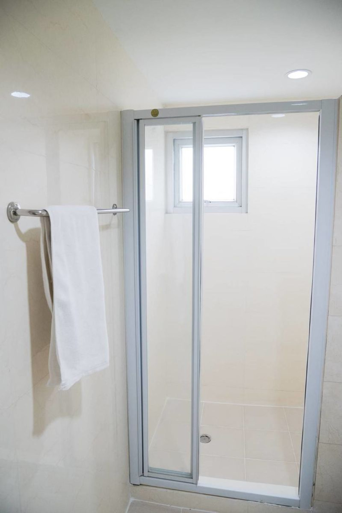 ขายคอนโดรัชดา ห้วยขวาง : ขายคอนโด Grand Park Town เหม่งจ๋าย-รัชดา เฟอร์นิเจอร์และเครื่องใช้ไฟฟ้าครบ ตกแต่งพร้อมเข้าอยู่  เดินทางสะดวก ใกล้ MRT ห้วยขวาง เหมาะทั้งอยู่เองและลงทุนปล่อยเช่า-SW000053