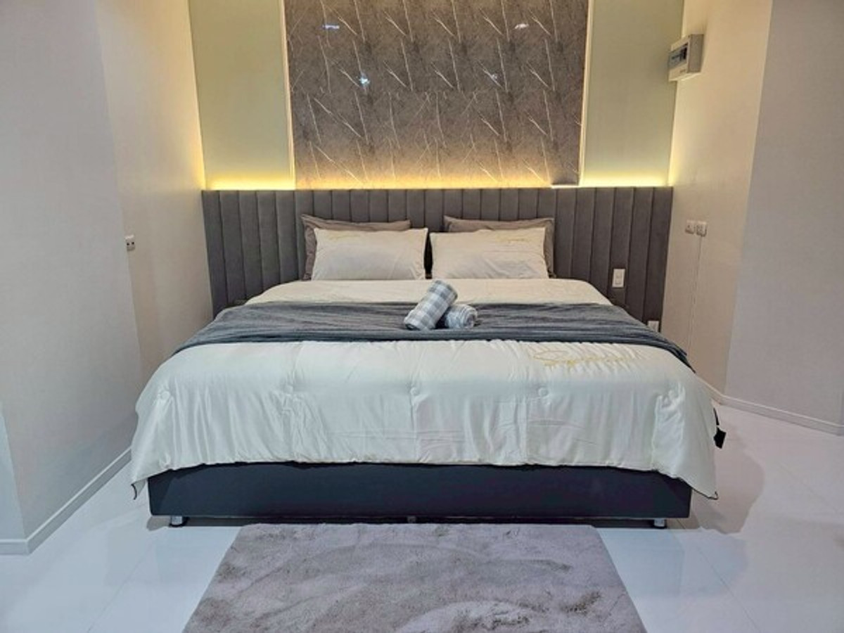 For RentCondoOnnut, Udomsuk : Condo for rent Lumpini Sukhumvit 77-2 BTS On Nut