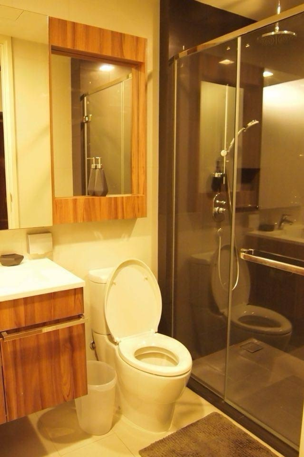 คอนโดสุขุมวิท อโศก ทองหล่อ : 🔥Rent & Sale at Via 31 🔥1BR 1BR.🔥 29,000🔥6.9M 🔥47sqm. Floor3