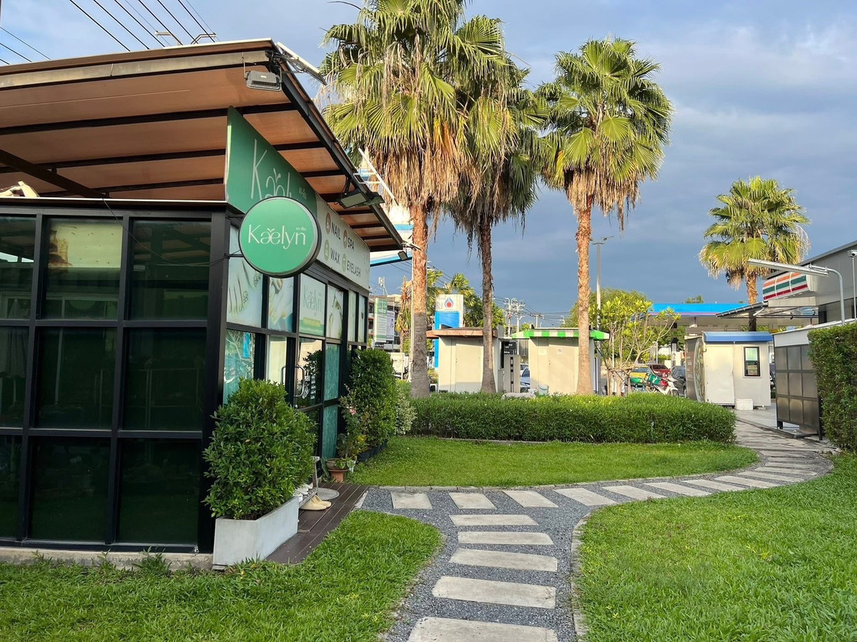 เซ้งร้านค้า/ตลาดนัดวงเวียนใหญ่ เจริญนคร : เซ้งร้านทำเล็บ ในปั้มปตท. ปัญญาอินทรา ค่าเช่าวันล่ะไม่ถึง 500 บ มีพื้นที่ข้างร้านจัดสวน