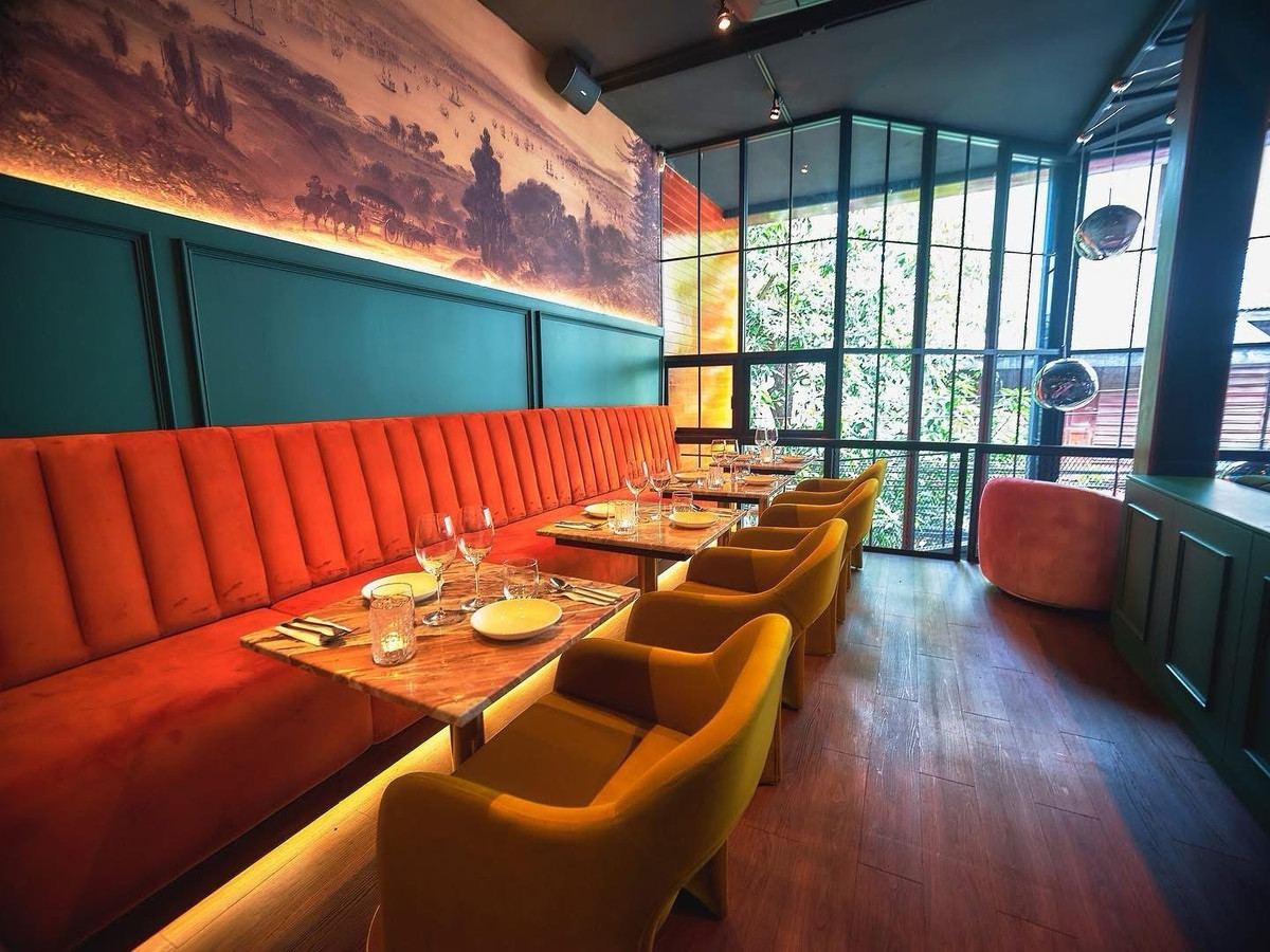 For RentRetail SpaceSathorn, Narathiwat : Restuarant in Narathiwat Soi 4 for lease 240sqm  90,000 per month