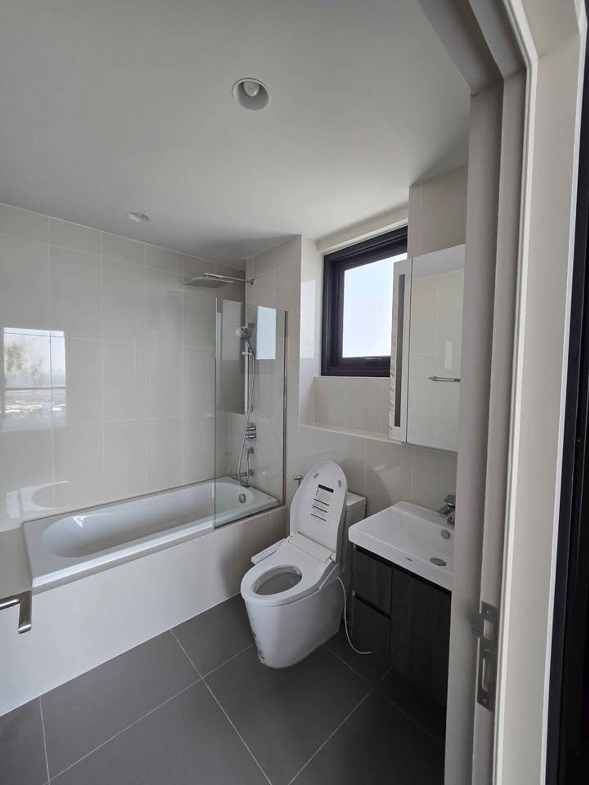 ขายคอนโดสุขุมวิท อโศก ทองหล่อ : ขายคอนโด  OKA HAUS Sukhumvit 36 ราคา 6,890,000 บาท [NCs260312]