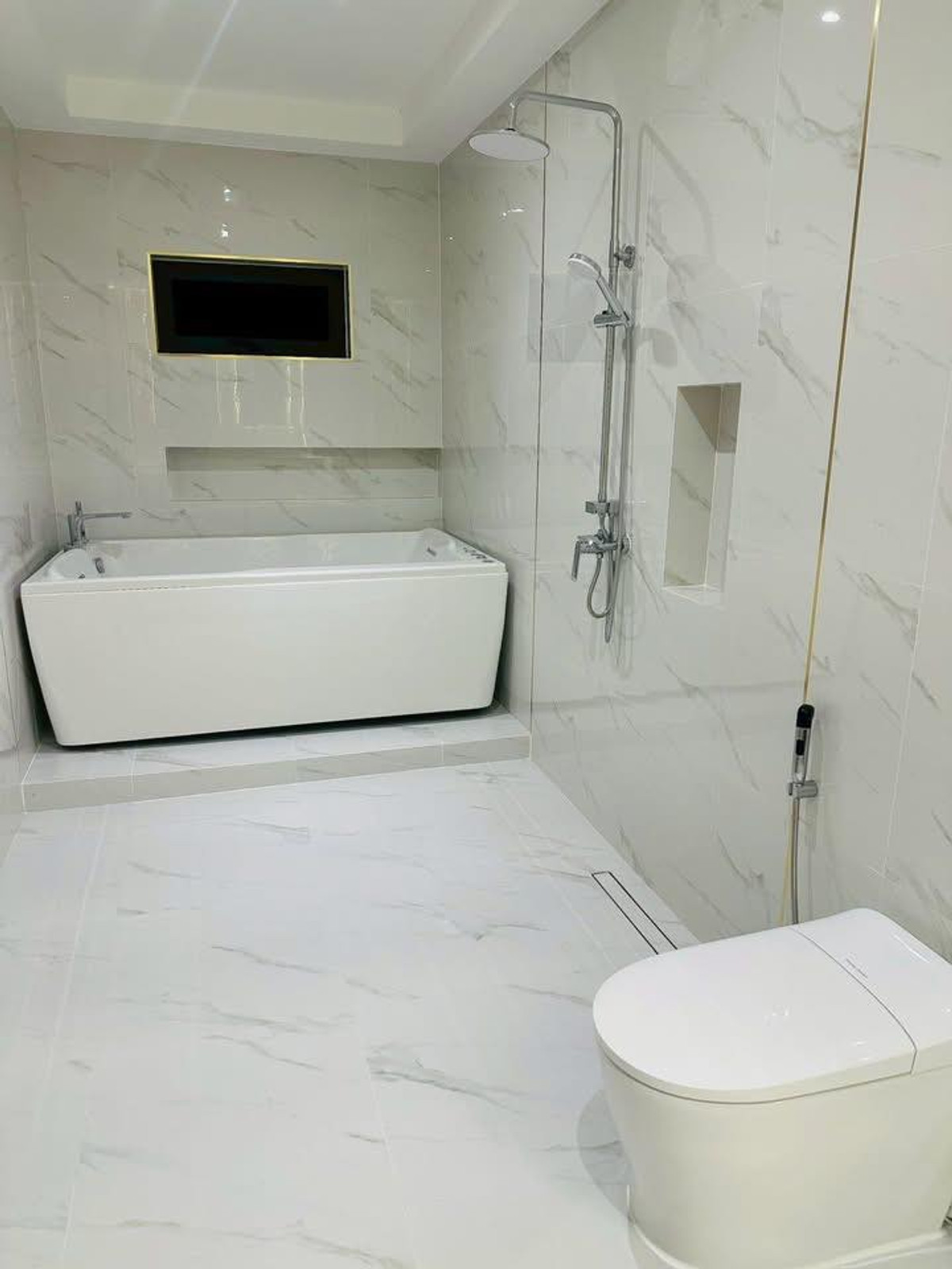 For RentPattaya, Bangsaen, Chonburi : Luxurious pool villa house for rent Near Jomtien Beach, Pattaya