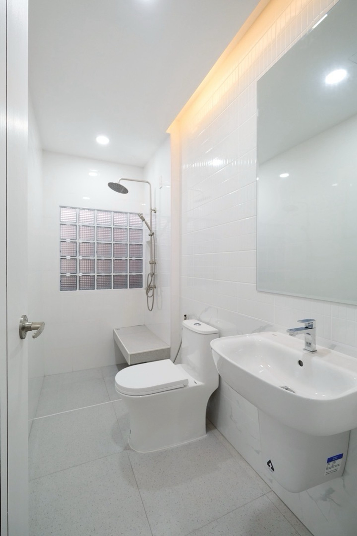 ขายบ้านลาดพร้าว101 แฮปปี้แลนด์ : บ้านเดี่ยวชั้นเดียว หลังริม 
หน้าบ้านไม่ชนกับใครค่ะ 