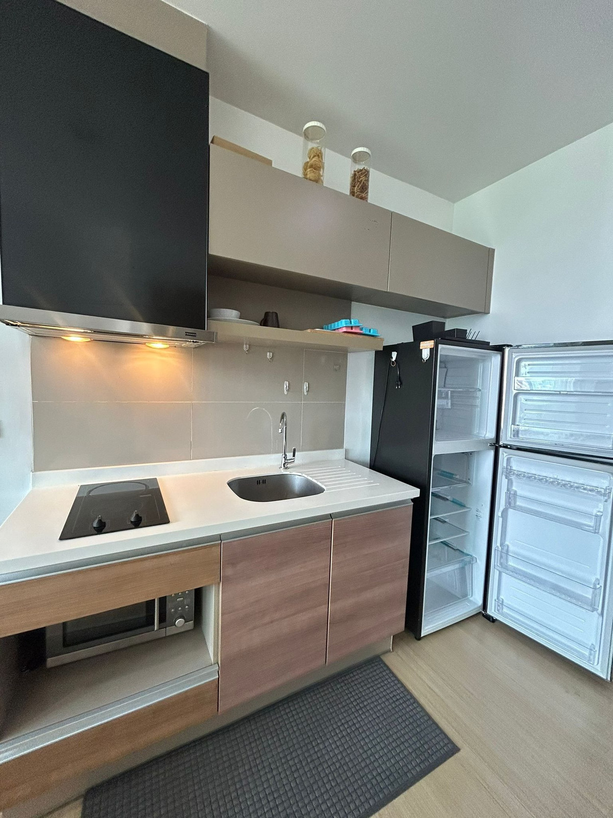 ให้เช่าคอนโดอ่อนนุช อุดมสุข : ให้เช่าห้องพร้อมทุกอย่าง รวมwifi ใกล้ BTSอ่อนนุช 200 ม. รับ3,6 เดือน 1 นอน 1 น้ำ ไซส์ 35 ตร.ม.20K.ราคาดีม้าก Rhythm Sukhumvit 089-6620022