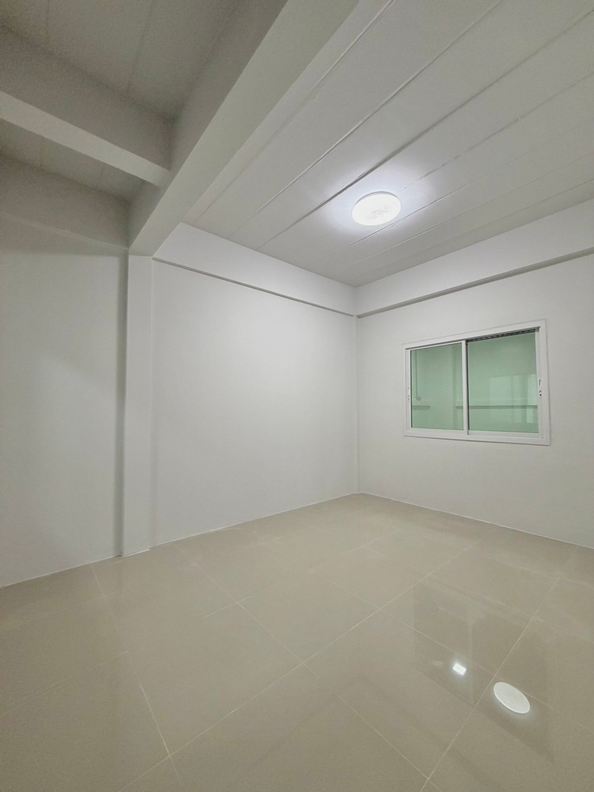 For SaleTownhomeRattanathibet, Sanambinna : Townhouse for sale in Kittiyarak, Sanambinnam, 18 sq m, newly decorated, has a balcony, no flooding, free transfer.