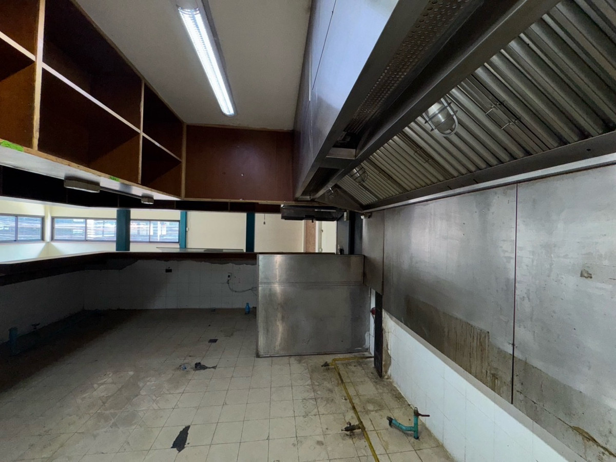 ให้เช่าร้านค้า/ตลาดนัดสุขุมวิท อโศก ทองหล่อ : พื้นที่ธุรกิจ ชั้น 2 ขนาด 144 ตารางเมตร @ ทองหล่อ สุขุมวิท 55 กรุงเทพ มีที่จอดรถ เหมาะทุกธุรกิจ 