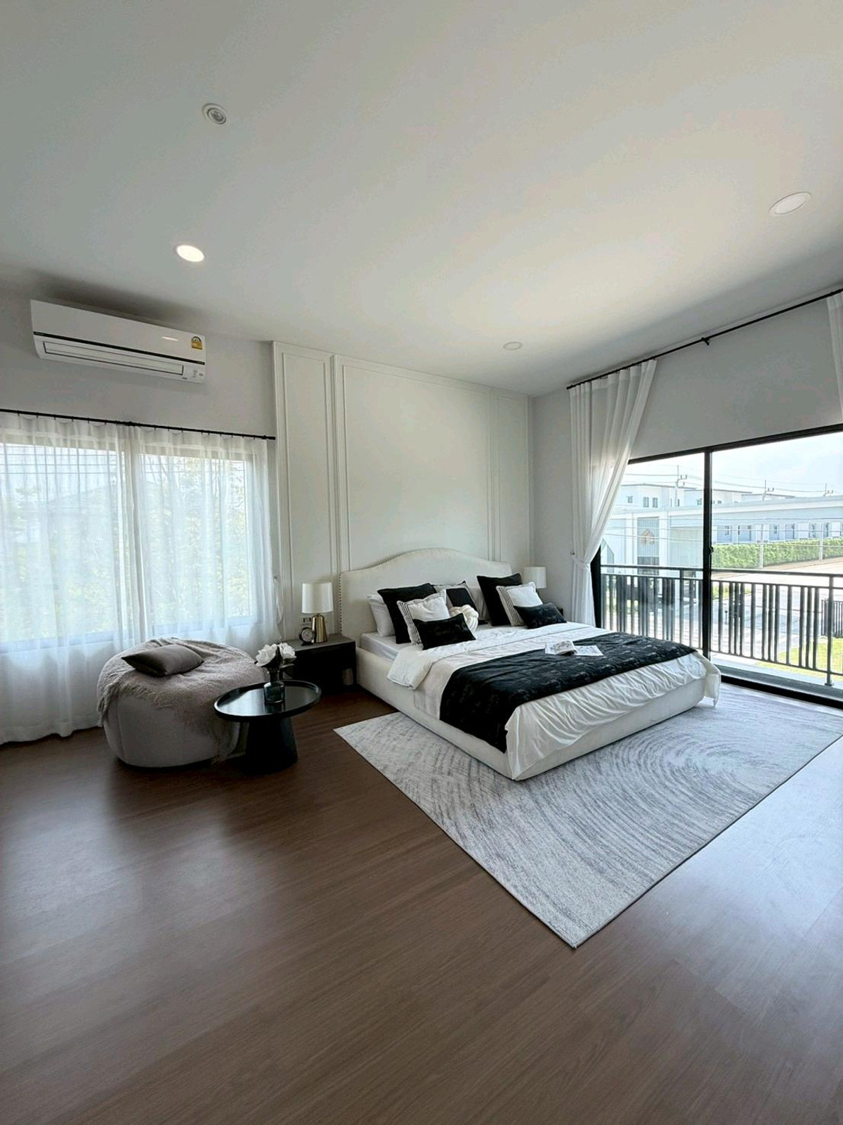 ขายบ้านนนทบุรี บางใหญ่ บางบัวทอง : บ้านเดี่ยว ตกแต่งพร้อมเข้าอยู่ ทำเลหน้าคลับเฮ้าส์