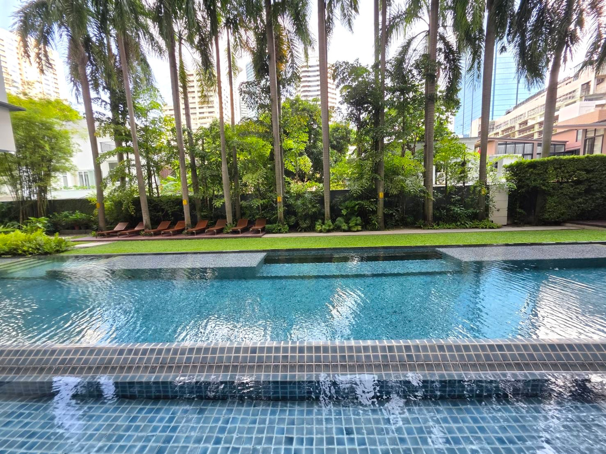 คอนโดสุขุมวิท อโศก ทองหล่อ : Domus Sukhumvit 16: 2+1 bed 3bath 167sqm. Sell: 45,000,000 Rent: 110,000/mth. Am: 0656199198