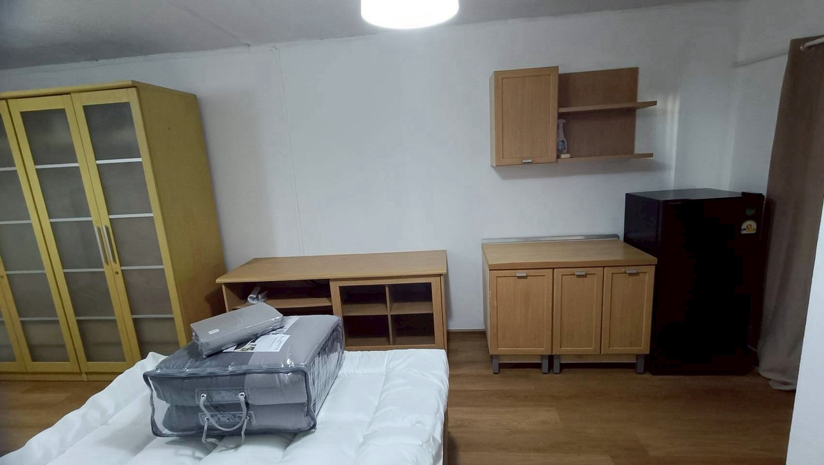 ให้เช่าคอนโดบางแค เพชรเกษม : คอนโด เลี้ยงแมวได้  MRTหลักสอง พึ่งรีโนเวท ใหม่ ที่นอน ผ้าปูใหม่ สี พื้นใหม่