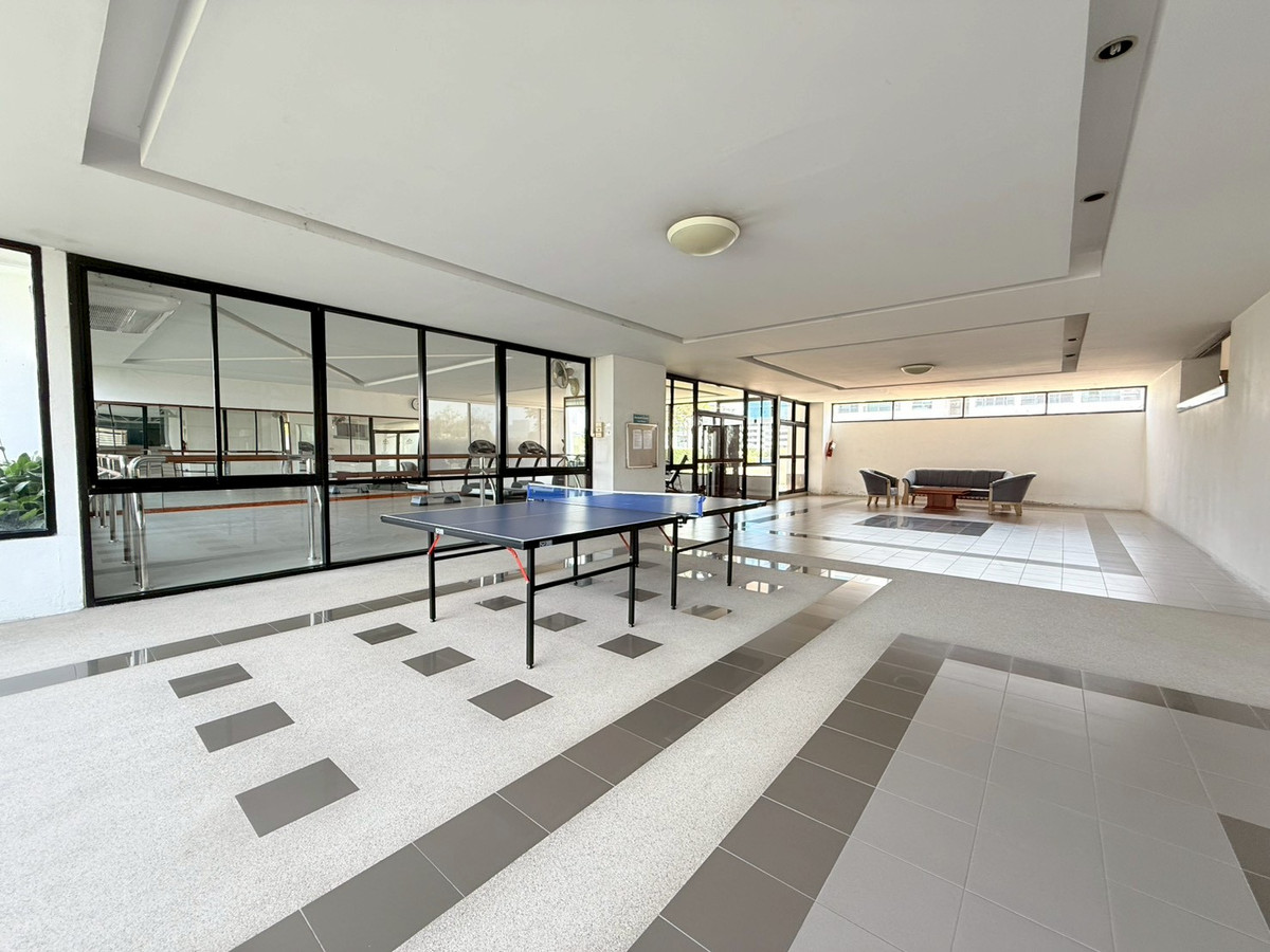 For RentCondoSukhumvit, Asoke, Thonglor : 🎉🌇 Condo for Rent – 4 Bedrooms near BTS Ekkamai | Regent on the Park Sukhumvit 61