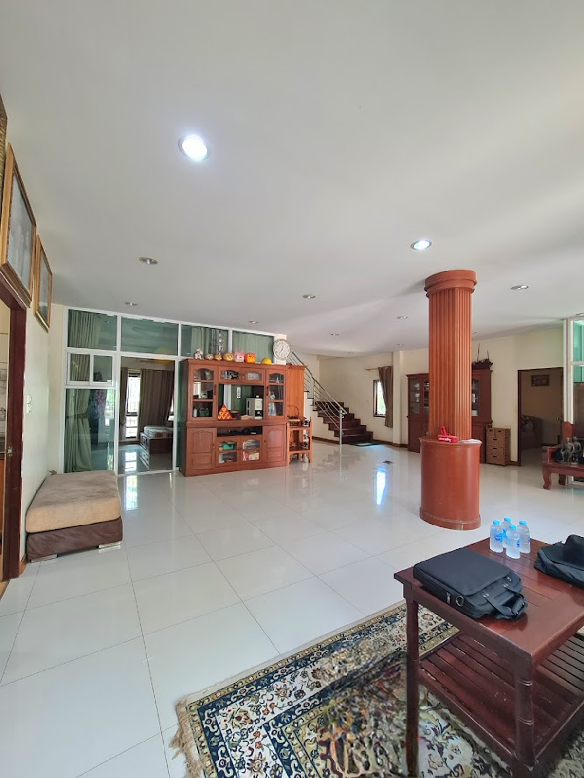 For SaleLandNakhon Pathom : Land for sale in Nakhon Pathom, Sam Phran District, with buildings, total area 6-3-79 rai, near Phetkasem Road.