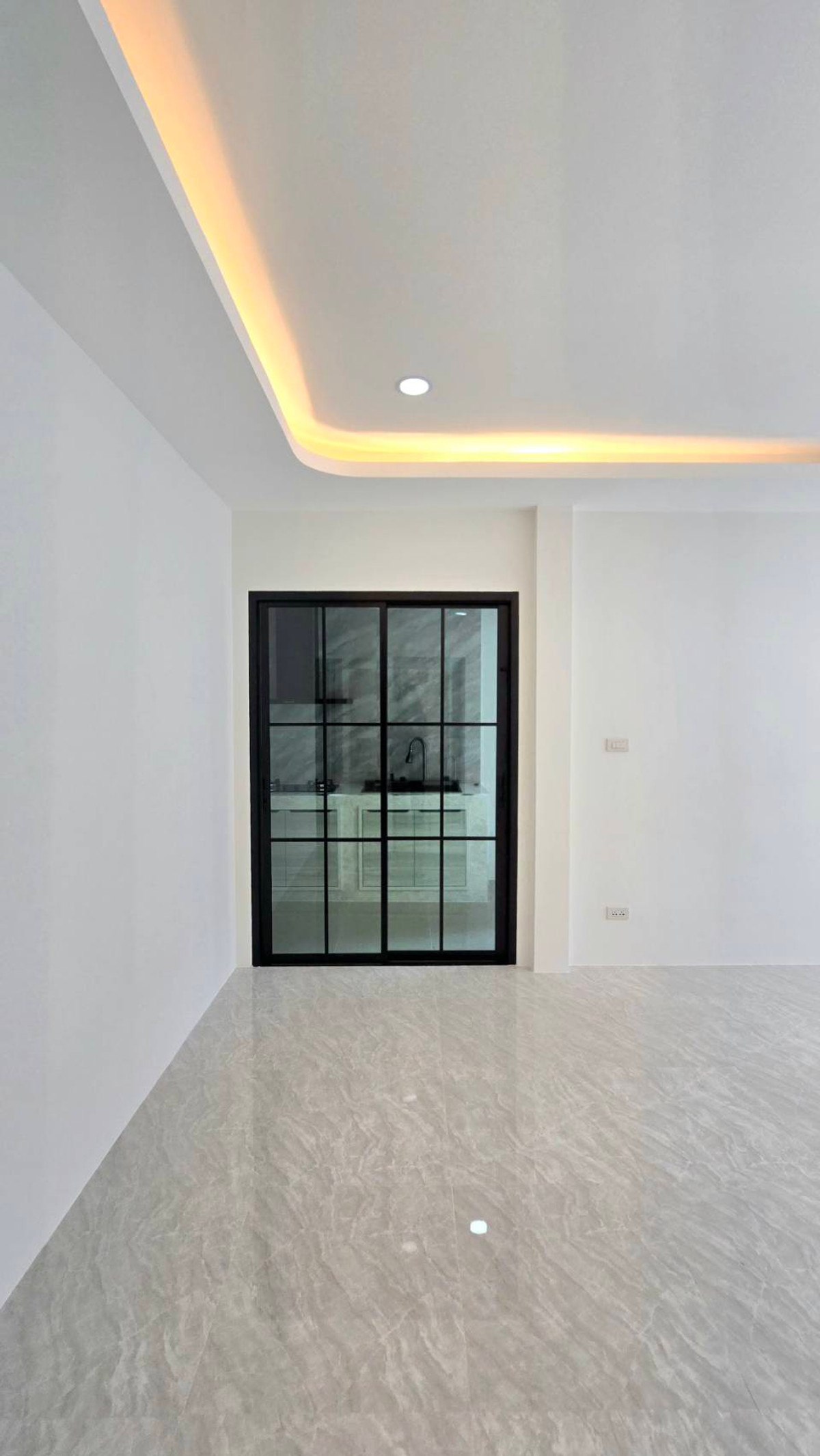 ขายภูเก็ต : หลุดจอง บ้านรีโนเวทใหม่ สวยมาก หิ้วกระเป๋า เข้าอยู่ได้เลย หมู่บ้านธินวุฒิ 3 ถนน ขวาง วิชิต-ฉลอง