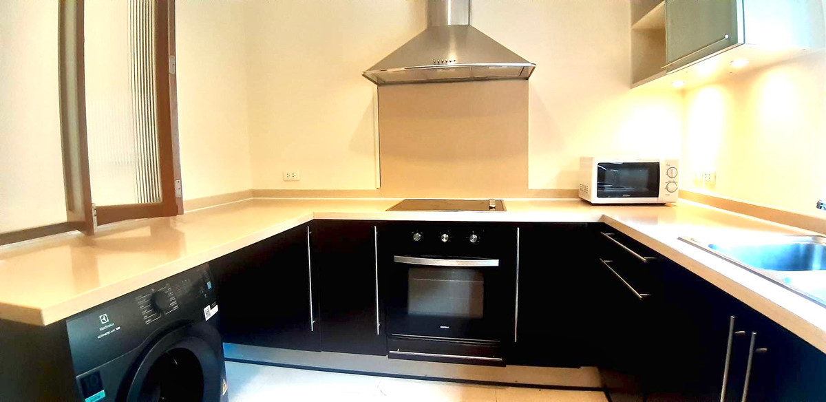 ให้เช่าคอนโดสาทร นราธิวาส : ให้เช่า คอนโด 3 ห้องนอน 200 ตร.ม.  Pet Friendly  ใกล้ BTS ช่องนนทรี  