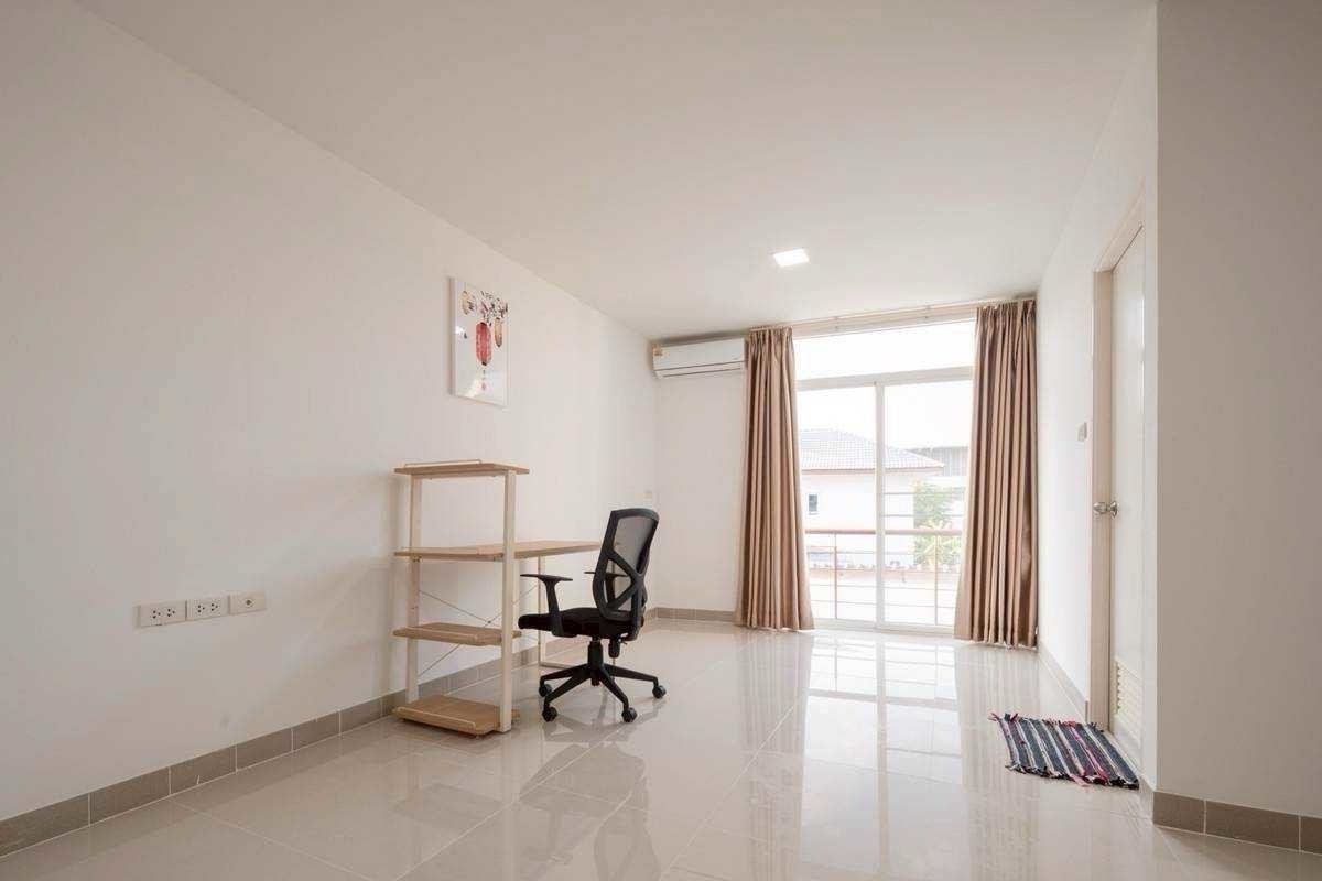 ให้เช่าทาวน์โฮมลาดพร้าว101 แฮปปี้แลนด์ : ให้เช่า Townhome บ้านบดินทร์ลาดพร้าว112 🌲🔆🔆 联排别墅出租，Baan Bodin Ladprao 112。