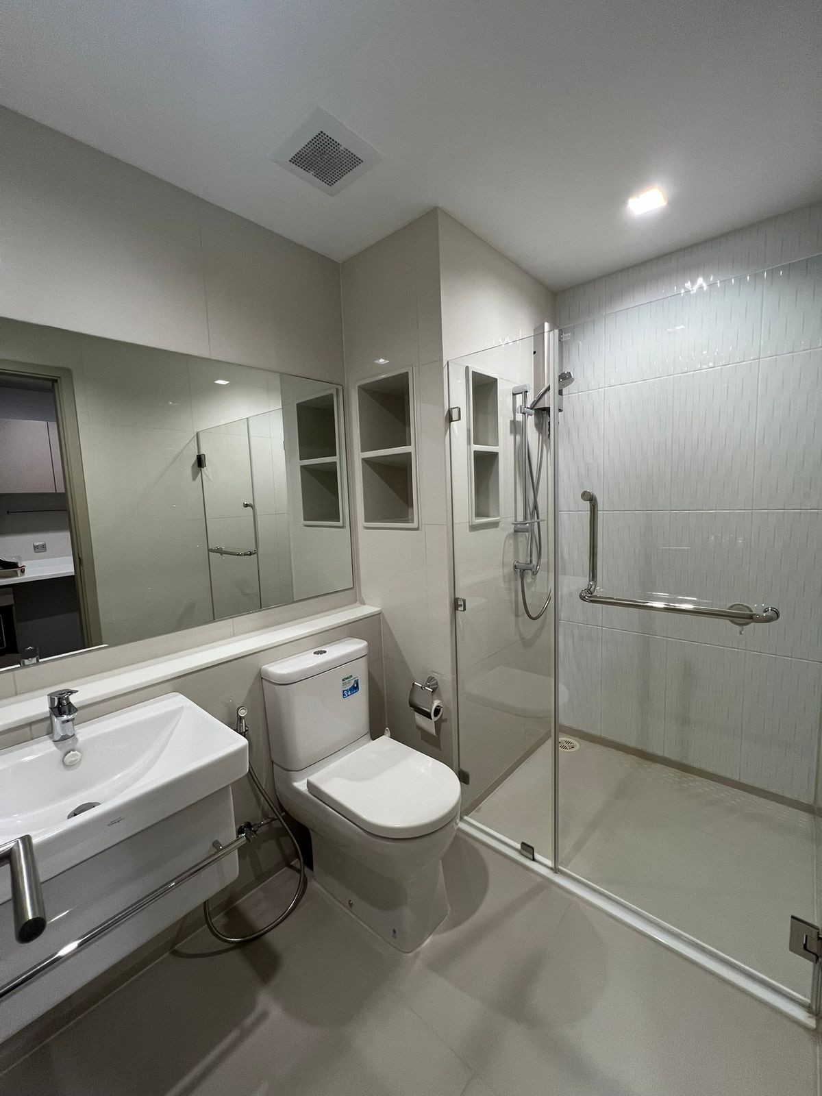 ขายคอนโดลาดพร้าว เซ็นทรัลลาดพร้าว : คอนโด Life Ladprao ขนาด 35.67 ตารางเมตร 1 ห้องนอน อาคาร A ชั้น 11 เฟอร์นิเจอร์ครบพร้อมอยู่ ใกล้ BTS ห้าแยกลาดพร้าว แขวงจตุจักร เขตจตุจักร กรุงเทพมหานคร