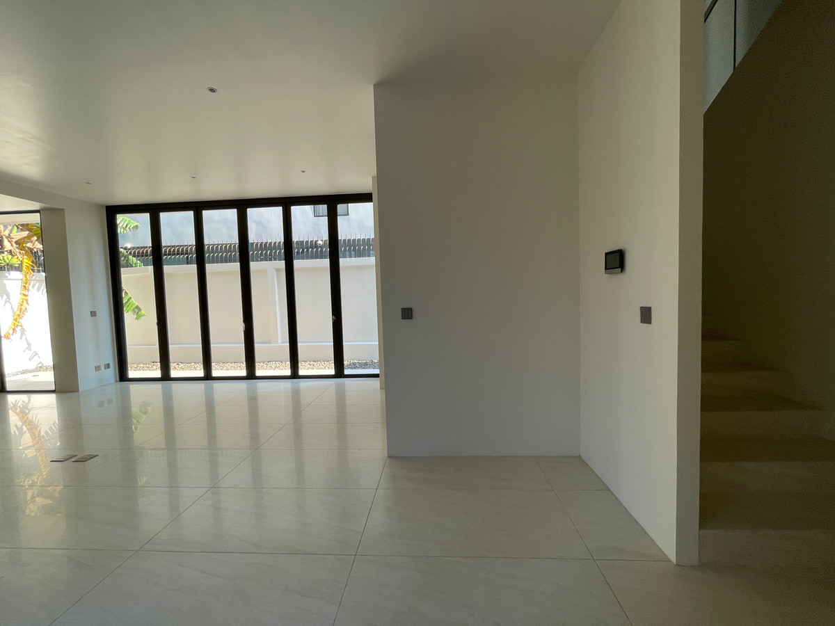 ขายบ้านเลียบทางด่วนรามอินทรา : 🔥 EXCLUSIVE PROMOTION 🔥โอกาสสุดท้ายในการครอบครองในราคาพิเศษที่สุด [ขาย] 💎 Ultra Luxury Show Unit | ELIVA Ekkamai - Eastville 💎 บ้านเดี่ยวหรู 3 ชั้น ดีไซน์ Mid-Century Modern — ความเป็นส่วนตัวสูงสุดเพียง 4 ยูนิตในโครงการ!