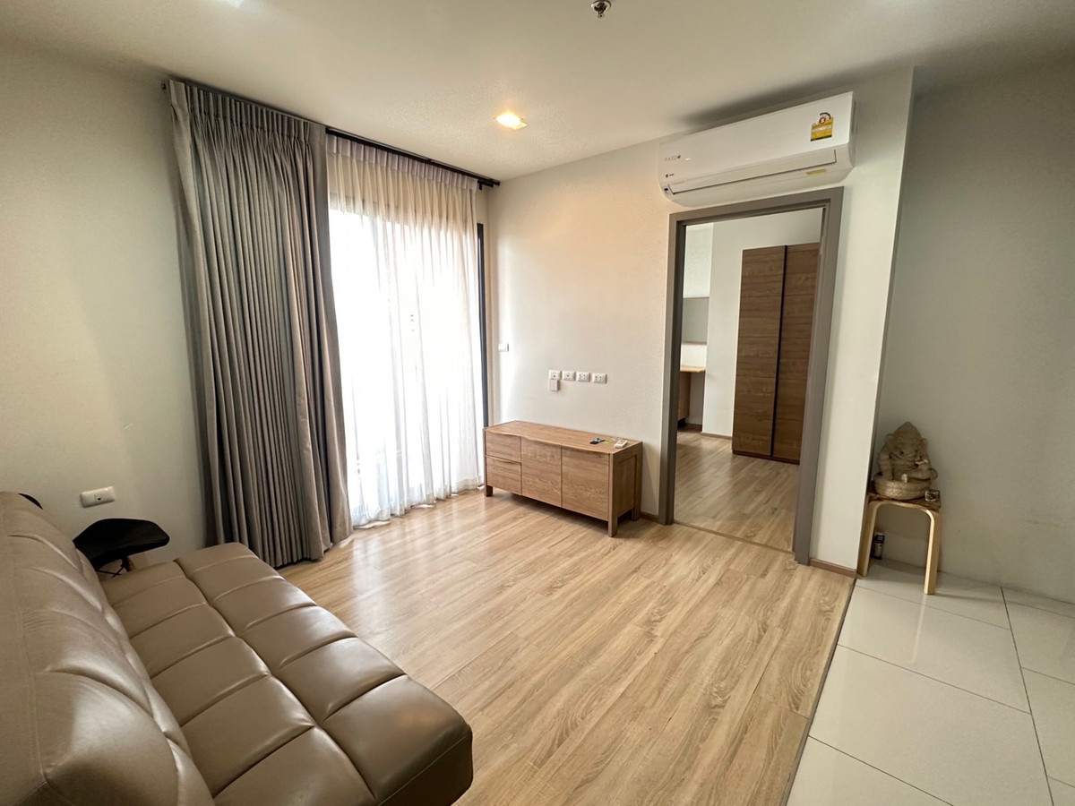 For RentCondoRama9, Petchburi, RCA : For rent: The Base Garden Rama 9, beautiful view, high floor, large room 35 sq m., ready to move in.
