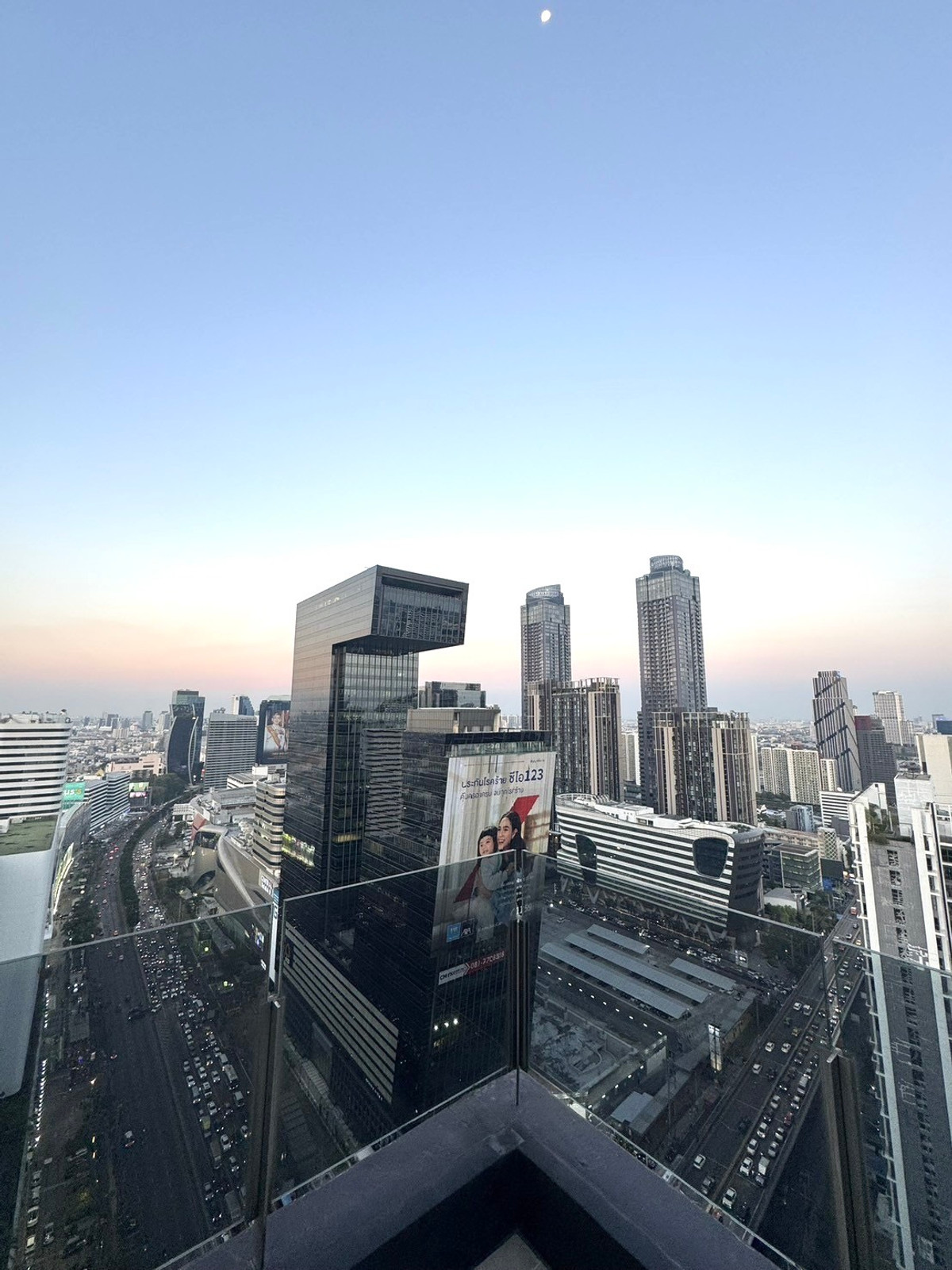 ให้เช่าคอนโดพระราม 9 เพชรบุรีตัดใหม่ RCA : ให้เช่า คอนโด  Ashton Asoke Rama 9  2 ห้องนอน 91 ตร.ม.  ตกแต่งครบ พร้อมเฟอร์นิเจอร์ครบ