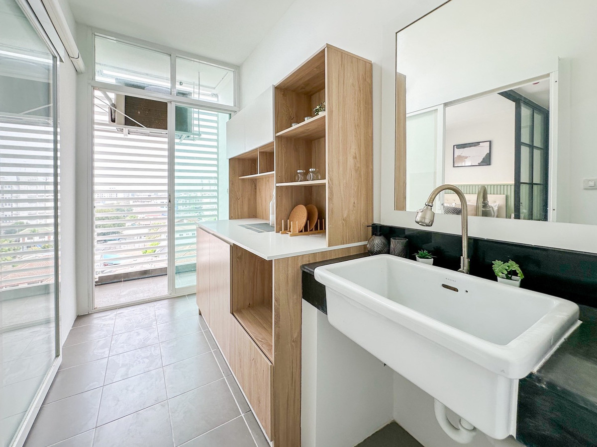 ขายคอนโดโชคชัย4 ลาดพร้าว71 : 🔥 The Tree ลาดพร้าว-วังหิน แต่งใหม่กริ๊บ✨ ชั้น 8 วิวโล่ง ลมดี อยู่แล้วรวย ตกแต่งเสร็จ 🧳 หิ้วกระเป๋ามาเลย