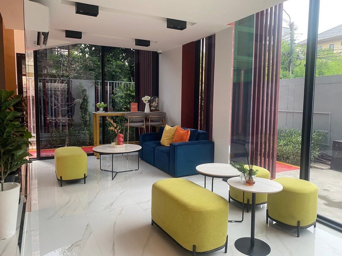 ให้เช่าคอนโดรัชดา ห้วยขวาง : ✨ ห้องมุม โปร่ง 37.5 ตร.ม. มีรถรับส่ง MRT | Asher Koop ✨