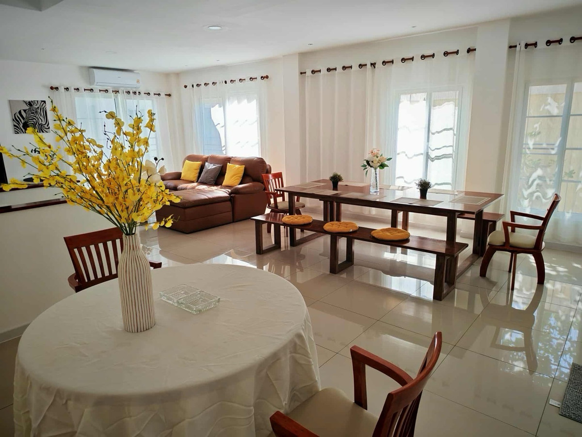 ให้เช่าบ้านท่าพระ ตลาดพลู วุฒากาศ : 🏡 ปล่อยเช่า Townhouse รีโนเวทใหม่ ใจกลางสาทร | ใกล้ BTS เพียง 4 นาที ✨