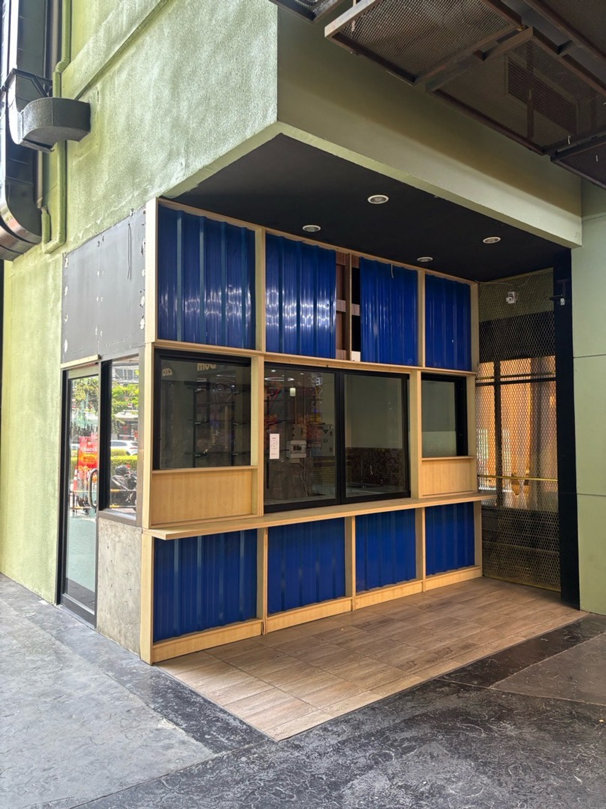 ให้เช่าร้านค้า/ตลาดนัดอ่อนนุช อุดมสุข : 📍 ให้เช่าพื้นที่ร้านค้า อ่อนนุช ในคอมมูนิตี้มอลล์ใจกลางอ่อนนุช :18,000 บาทต่อเดือน
