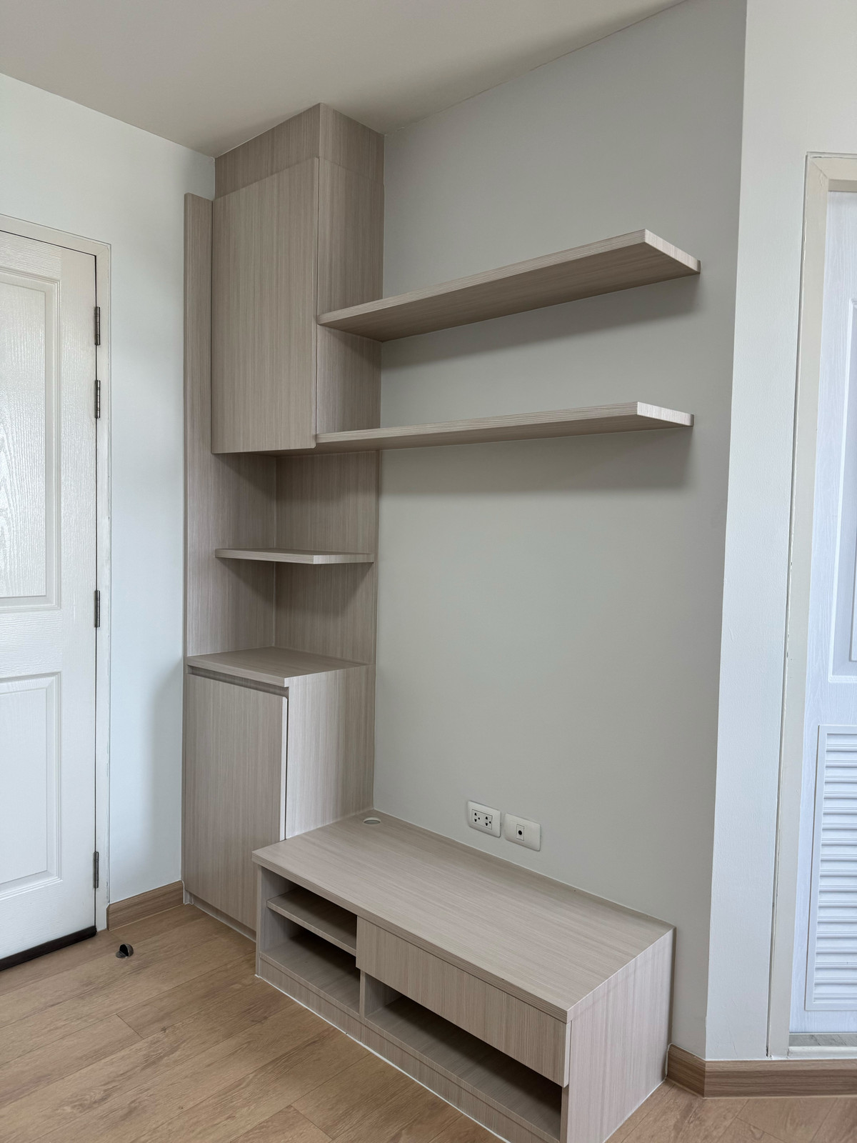 ขายคอนโดปิ่นเกล้า จรัญสนิทวงศ์ : ขายคอนโด The Trust Residences Pinklao 